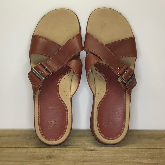 red wing flip flops